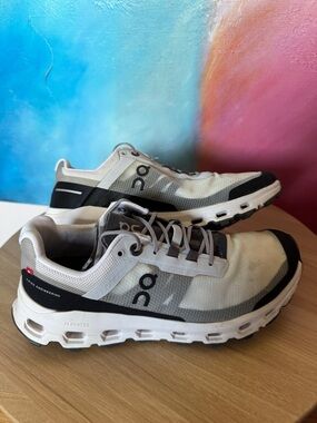 ON CLOUDVISTA 64.99058 US W7.5 trail running shoes in the Glacier/Black colorway